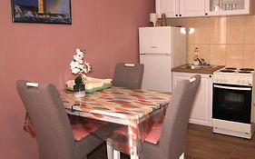 Studio Apartman Maro